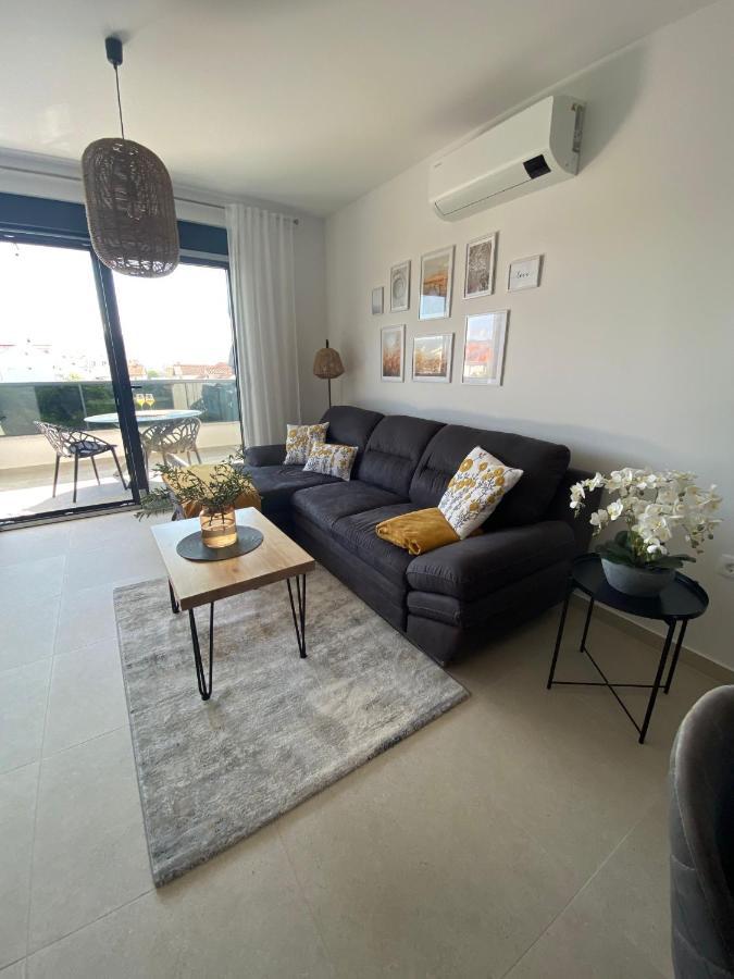 Apartment Agnes With 63 M2 Rooftop Terrace, Grill And Pool Округ Горни Экстерьер фото