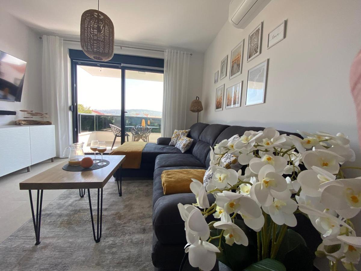 Apartment Agnes With 63 M2 Rooftop Terrace, Grill And Pool Округ Горни Экстерьер фото
