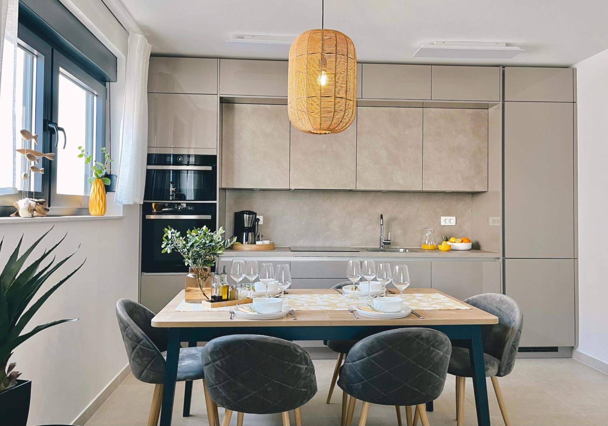 Apartment Agnes With 63 M2 Rooftop Terrace, Grill And Pool Округ Горни Экстерьер фото